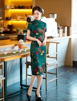 Zarif Geleneksel Mandarin Yaka Qipao Baskılı Saten Diz Boyu Cheongsam Yaz Retro Çin Kadın Elbise Boyutu 4XL