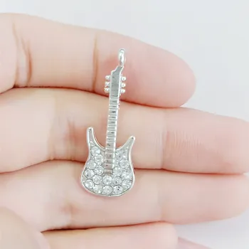 50 adet 12 * 31mm Alaşım Takılar Gümüş renk Kristal Gitar Şekli Charm Kolye Takı Yapımı için DIY Takılar El Yapımı El Sanatları