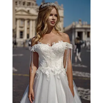 Kapalı Omuz Püskül düğün elbisesi Sevgiliye Kısa Kollu gelin kıyafeti 2022 Aplike Tül Sweep Tren Robe De mariée