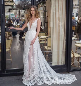 Lorıe düğün elbisesi Kolsuz 3D Çiçekler Derin V Boyun gelinlik Bir Çizgi Zarif Plaj Gelinlikler Boho Kat Uzunluk