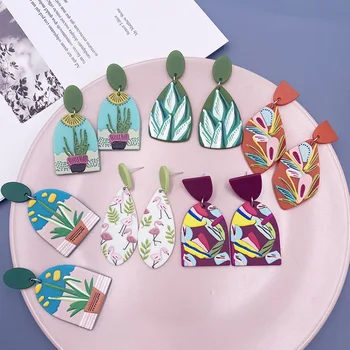Yeni Tasarım Geometrik Düzensiz Akrilik Uzun Dangle Küpe Kadınlar için Parti Takı Moda Boyalı Bitki Charm Bırak Küpe Hediye
