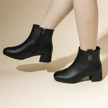 Tıknaz Topuklu yarım çizmeler Kadınlar için 2023 Sonbahar Retro Siyah kaymaz Kadın ayakkabı Kadın Rahat Düşük Topuk Kalın kısa ayakkabı