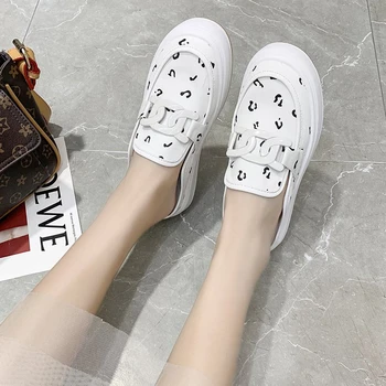 Muller Ayakkabı Kadınlar İçin 2022 İlkbahar Ve Sonbahar Moda Serin Dragnet Topuksuz Tembel küçük beyaz ayakkabı kadın ayakkabısı